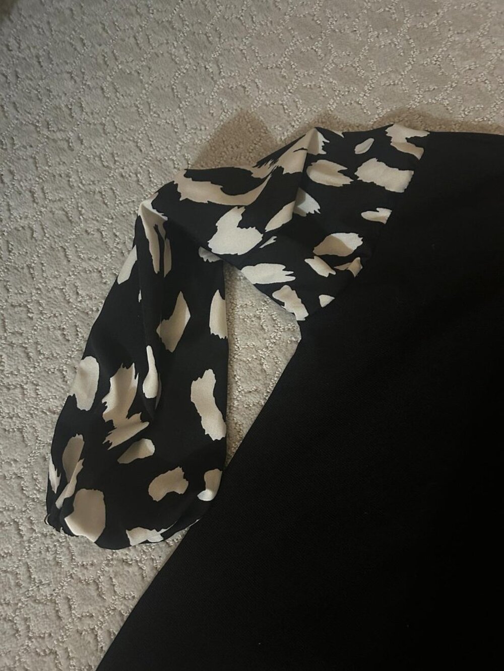 Knit top with Black and White nylon sleeves - Picture 3 of 4